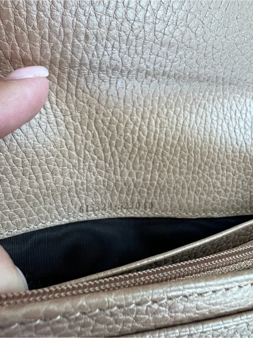 Gucci Pink Taupe Pebbled Leather Continental Wallet with Gold GG - Picture 7 of 7